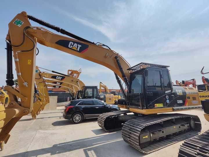 USED CAT 320 Excavator with Wide Track Shoe for Sale - Гусеничный экскаватор: фото 2 USED CAT 320 Excavator with Wide Track Shoe for Sale - Гусеничный экскаватор: фото 2