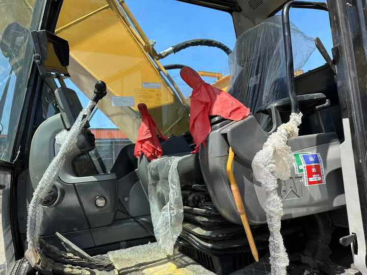 Used Cat 320 Excavator - Гусеничный экскаватор: фото 2 Used Cat 320 Excavator - Гусеничный экскаватор: фото 2