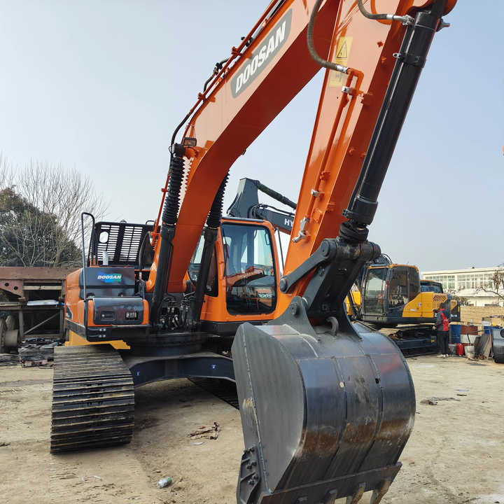 Used Excavator Doosan DX225LC-9 Excavators Mini Equipment Earth Moving Machinery Doosan Digger Excavator for Sale - Гусеничный экскаватор: фото 5 Used Excavator Doosan DX225LC-9 Excavators Mini Equipment Earth Moving Machinery Doosan Digger Excavator for Sale - Гусеничный экскаватор: фото 5