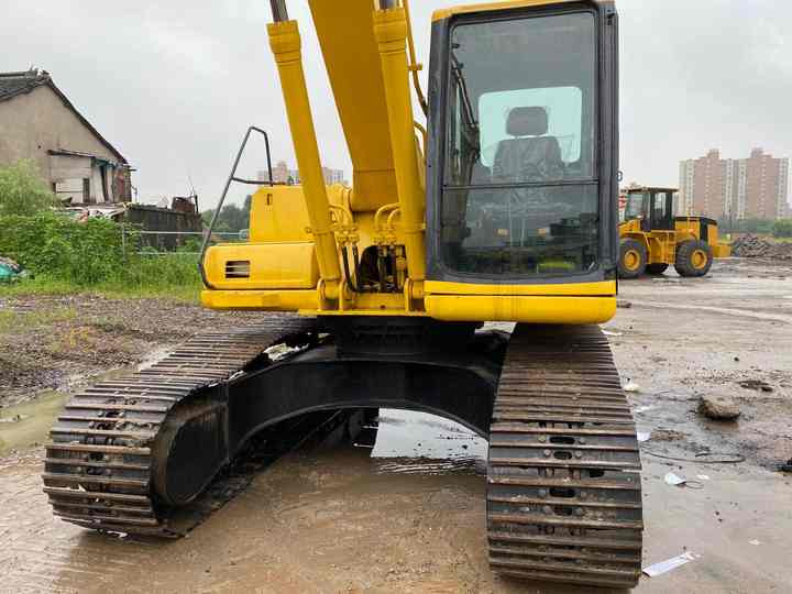 Used Good Quality Japan Original PC200-6 in Good Condition PC200-6 Komatsu - Гусеничный экскаватор: фото 3 Used Good Quality Japan Original PC200-6 in Good Condition PC200-6 Komatsu - Гусеничный экскаватор: фото 3