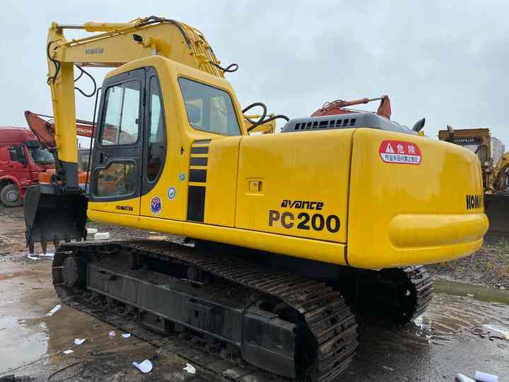 Used Good Quality Japan Original PC200-6 in Good Condition PC200-6 Komatsu - Гусеничный экскаватор: фото 2 Used Good Quality Japan Original PC200-6 in Good Condition PC200-6 Komatsu - Гусеничный экскаватор: фото 2