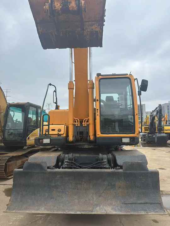 Used Hyundai Korea Hydraulic Excavator Hyundai 210-9 Excavator Excellent Condition 21 Ton Used Excavator For Sale - Экскаватор: фото 4 Used Hyundai Korea Hydraulic Excavator Hyundai 210-9 Excavator Excellent Condition 21 Ton Used Excavator For Sale - Экскаватор: фото 4