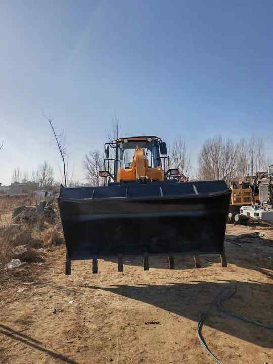 Used LIUGONG 856H wheel in Good Condition for sale 90%new uesd Loader liugong 856h Used Loader For Sale - Колёсный погрузчик: фото 3 Used LIUGONG 856H wheel in Good Condition for sale 90%new uesd Loader liugong 856h Used Loader For Sale - Колёсный погрузчик: фото 3
