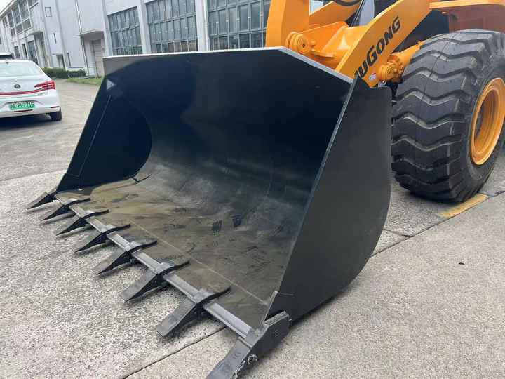 Used LIUGONG 856H wheel in Good Condition for sale 90%new uesd Loader liugong 856h Used Loader For Sale - Колёсный погрузчик: фото 4 Used LIUGONG 856H wheel in Good Condition for sale 90%new uesd Loader liugong 856h Used Loader For Sale - Колёсный погрузчик: фото 4