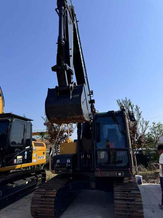 Used Volvo 14 Tonne Crawler Excavator Volvo Ec140 Excavator Good Condition Low Price Good Quality for Sale - Гусеничный экскаватор: фото 5 Used Volvo 14 Tonne Crawler Excavator Volvo Ec140 Excavator Good Condition Low Price Good Quality for Sale - Гусеничный экскаватор: фото 5