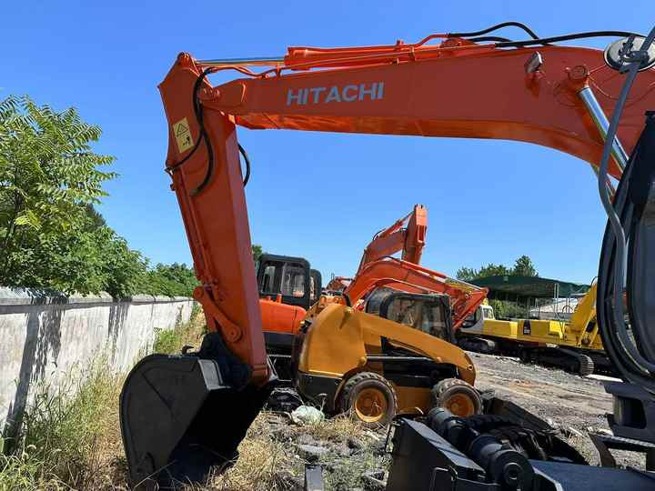 Used Wheel Excavator Hitachi ZX 130W Made in Japan 13tonHitachi Zx130w Wheel Excavator Price Used Hitachi Zx130 Excavator SALE - Экскаватор: фото 3 Used Wheel Excavator Hitachi ZX 130W Made in Japan 13tonHitachi Zx130w Wheel Excavator Price Used Hitachi Zx130 Excavator SALE - Экскаватор: фото 3
