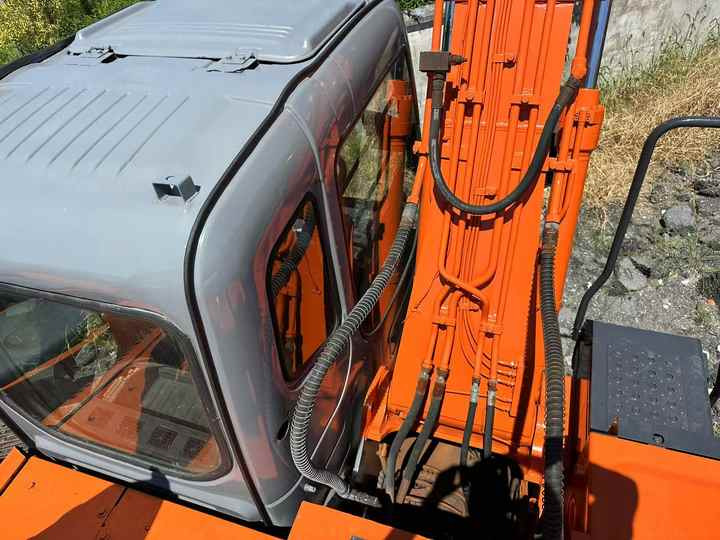 Used Wheel Excavator Hitachi ZX 130W Made in Japan 13tonHitachi Zx130w Wheel Excavator Price Used Hitachi Zx130 Excavator SALE - Экскаватор: фото 5 Used Wheel Excavator Hitachi ZX 130W Made in Japan 13tonHitachi Zx130w Wheel Excavator Price Used Hitachi Zx130 Excavator SALE - Экскаватор: фото 5