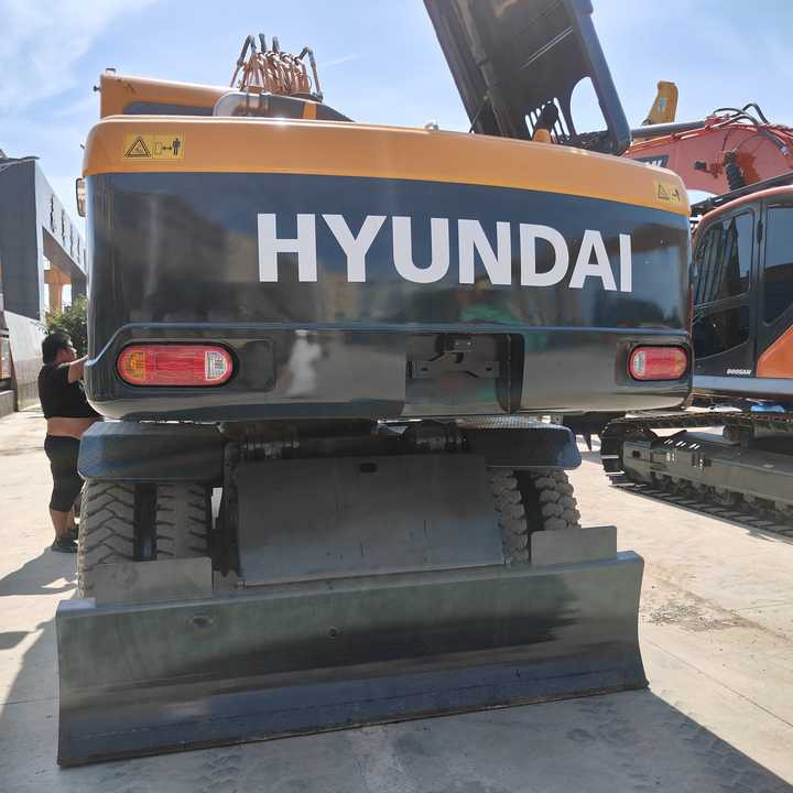 Well-Maintained Hyundai 210-9Used Wheel Excavator Construction Machine | No Major Repairs | Price Negotiable - Колёсный экскаватор: фото 2 Well-Maintained Hyundai 210-9Used Wheel Excavator Construction Machine | No Major Repairs | Price Negotiable - Колёсный экскаватор: фото 2
