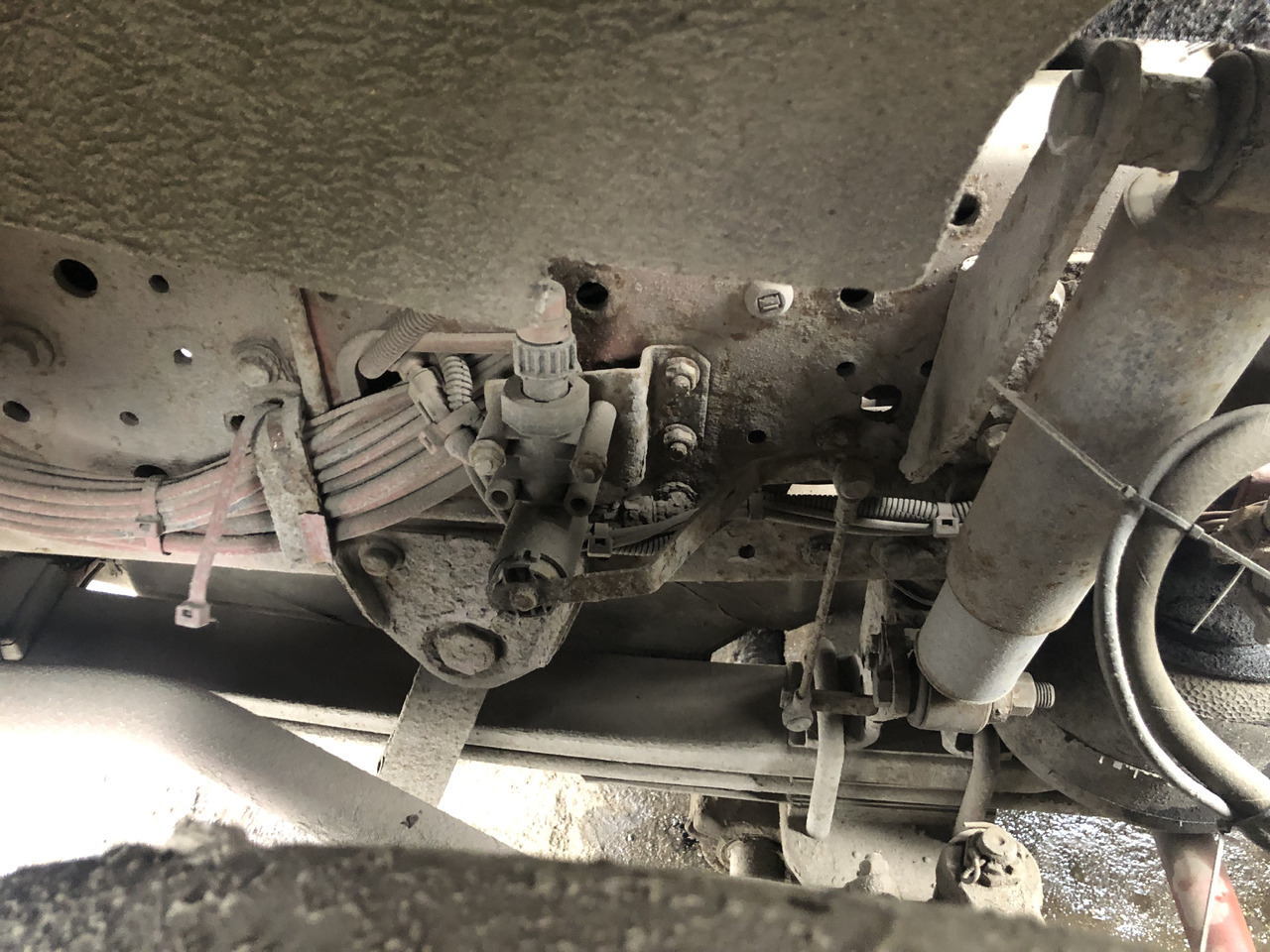 IVECO EuroTech 180E34 - Грузовик-шасси: фото 5 IVECO EuroTech 180E34 - Грузовик-шасси: фото 5