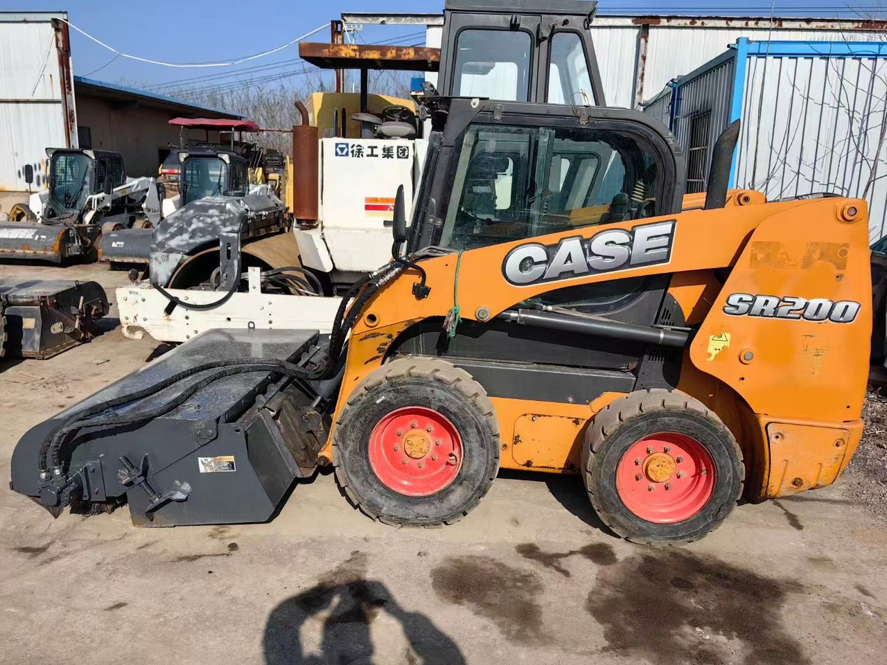 CASE SR200 - Мини-погрузчик с бортовым поворотом: фото 2 CASE SR200 - Мини-погрузчик с бортовым поворотом: фото 2
