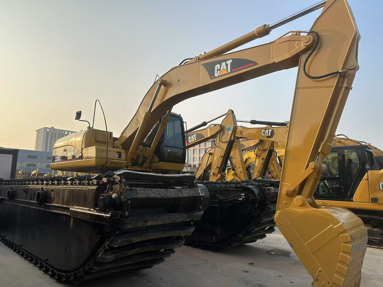 CATERPILLAR 320C Amphibious excavator - Водный экскаватор: фото 4 CATERPILLAR 320C Amphibious excavator - Водный экскаватор: фото 4