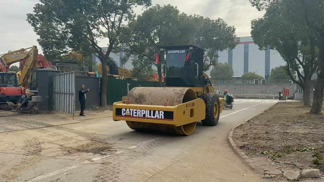 CATERPILLAR CS683E - Дорожный каток: фото 4 CATERPILLAR CS683E - Дорожный каток: фото 4