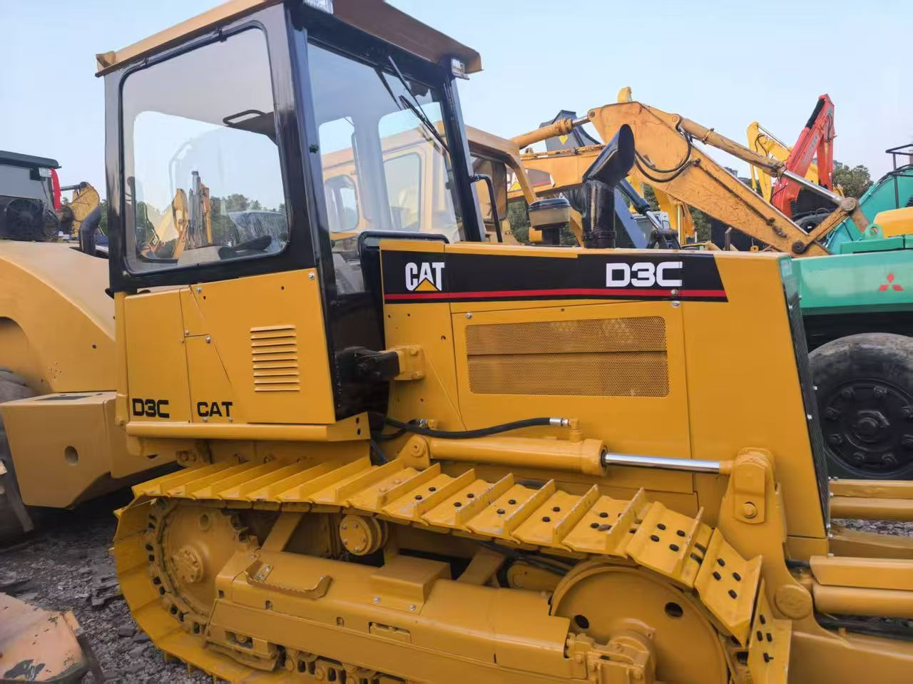 CATERPILLAR D3C - Бульдозер: фото 3 CATERPILLAR D3C - Бульдозер: фото 3