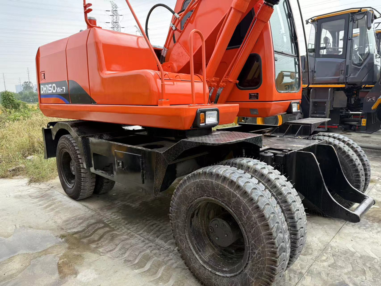 DOOSAN DH150W-7 - Колёсный экскаватор: фото 4 DOOSAN DH150W-7 - Колёсный экскаватор: фото 4