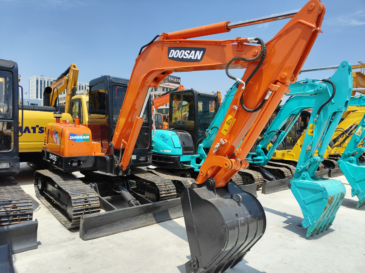 DOOSAN DH55 - Гусеничный экскаватор: фото 3 DOOSAN DH55 - Гусеничный экскаватор: фото 3
