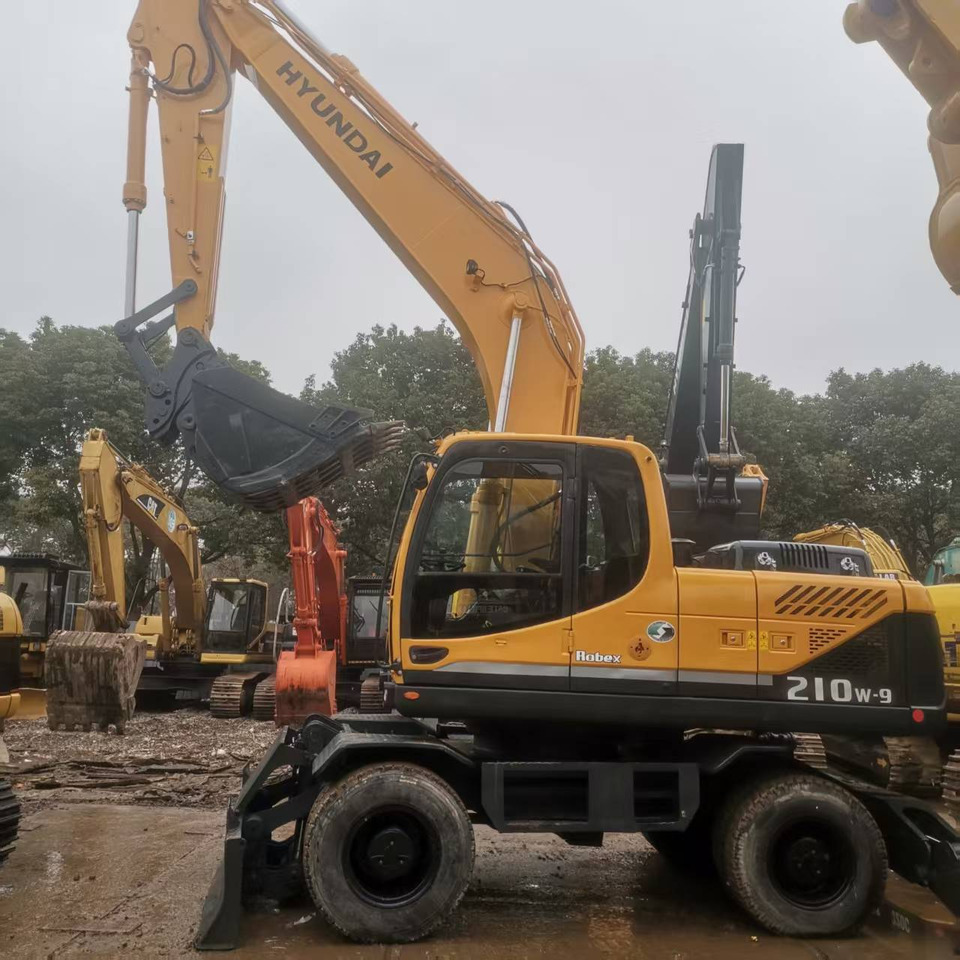 HYUNDAI R210W-9 - Колёсный экскаватор: фото 4 HYUNDAI R210W-9 - Колёсный экскаватор: фото 4