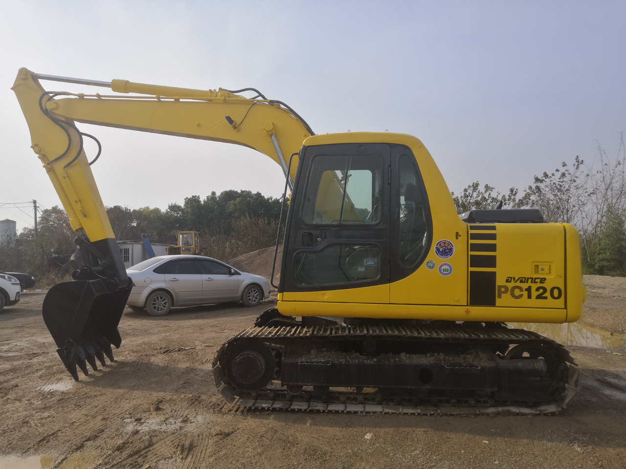 KOMATSU PC120-6 - Гусеничный экскаватор: фото 4 KOMATSU PC120-6 - Гусеничный экскаватор: фото 4