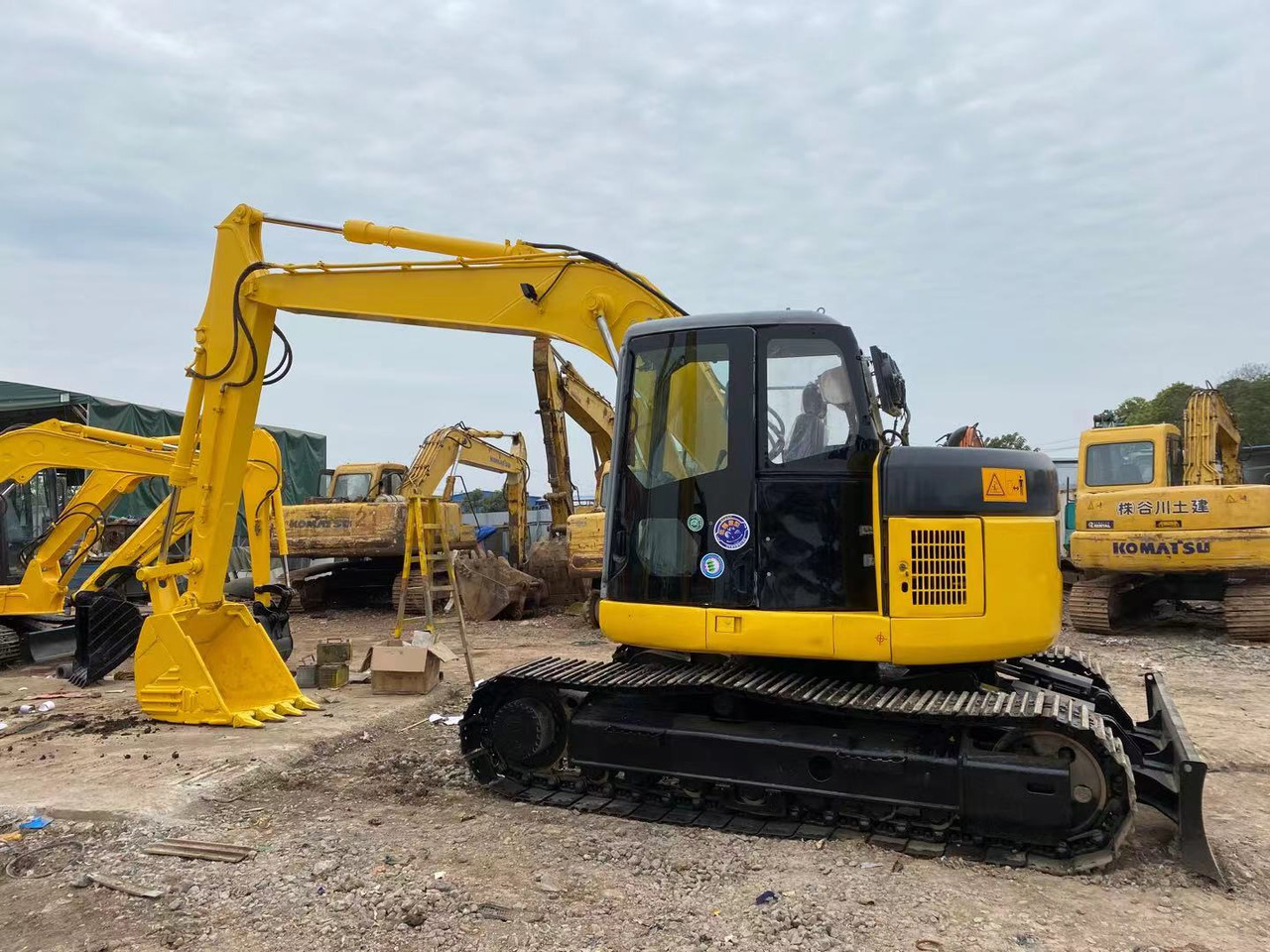 KOMATSU PC128US - Гусеничный экскаватор: фото 4 KOMATSU PC128US - Гусеничный экскаватор: фото 4