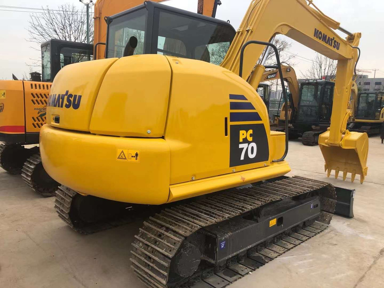 KOMATSU PC70-8 - Гусеничный экскаватор: фото 2 KOMATSU PC70-8 - Гусеничный экскаватор: фото 2