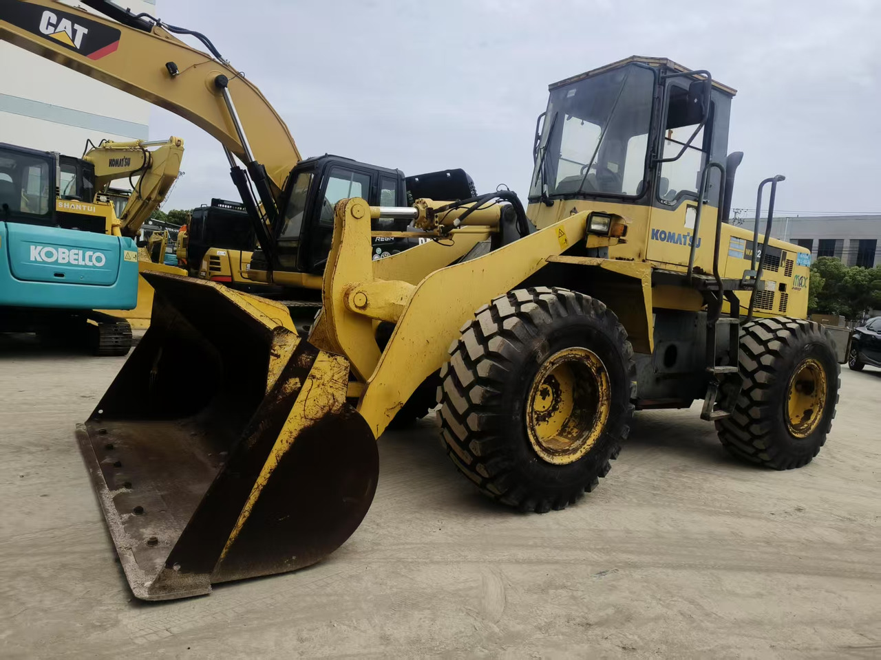 KOMATSU WA320-3 - Колёсный погрузчик: фото 3 KOMATSU WA320-3 - Колёсный погрузчик: фото 3