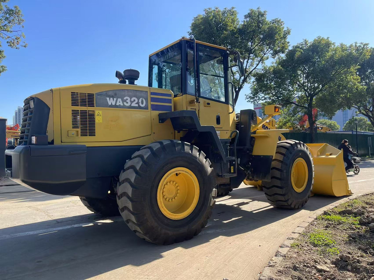 KOMATSU WA320-5 - Колёсный погрузчик: фото 4 KOMATSU WA320-5 - Колёсный погрузчик: фото 4