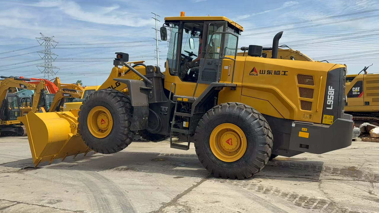 SDLG L958F - Колёсный погрузчик: фото 1 SDLG L958F - Колёсный погрузчик: фото 1