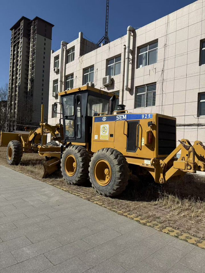 SEM 921 - Грейдер: фото 3 SEM 921 - Грейдер: фото 3
