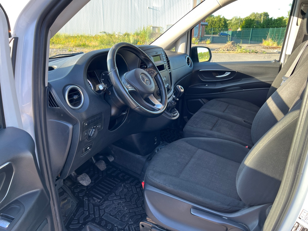 MERCEDES-BENZ VITO 109 Fourgon 1.6 BlueTEC Long Utilitaire - Цельнометаллический фургон: фото 3 MERCEDES-BENZ VITO 109 Fourgon 1.6 BlueTEC Long Utilitaire - Цельнометаллический фургон: фото 3