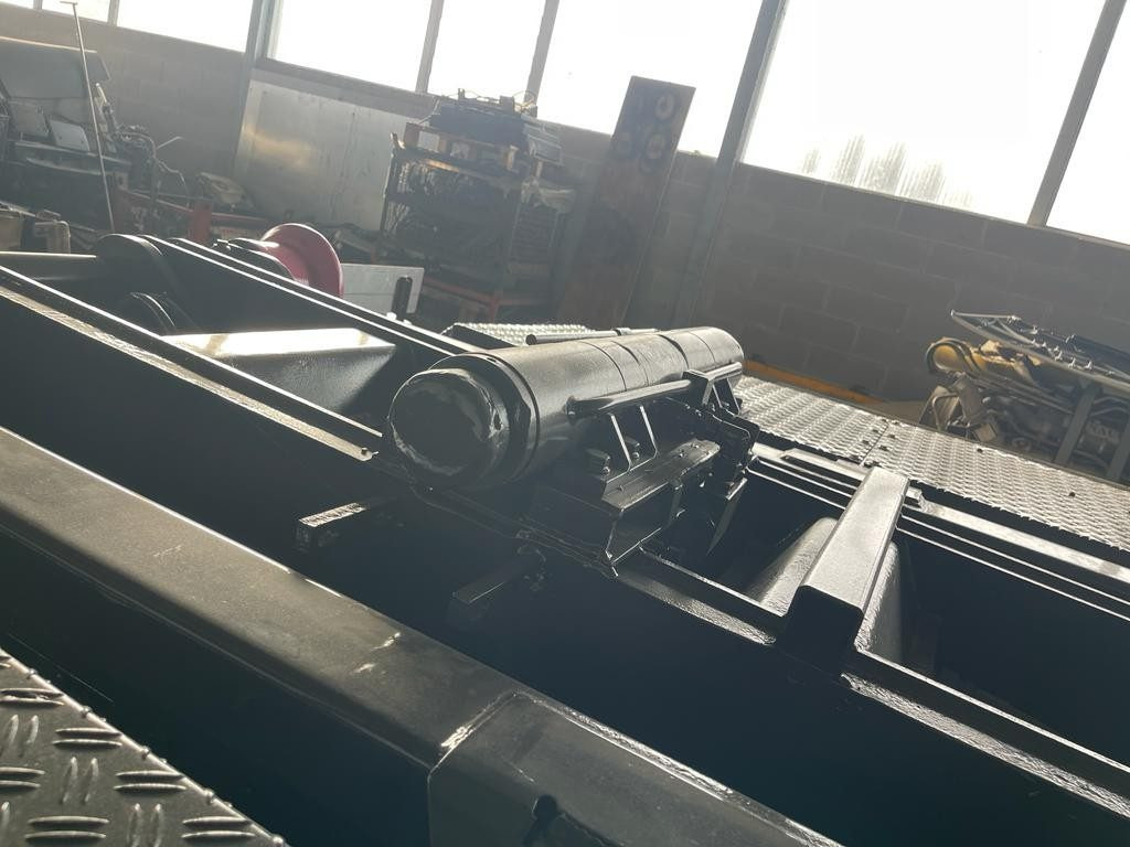 BLOCCAGGIO POSTERIORE INTERNO CON 2 PISTONI - Кузов и экстерьер для Грузовиков: фото 3 BLOCCAGGIO POSTERIORE INTERNO CON 2 PISTONI - Кузов и экстерьер для Грузовиков: фото 3