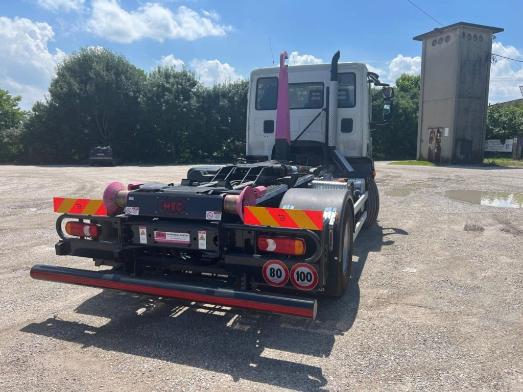 IVECO EUROCARGO 160E25 SCARRABILE - Крюковой мультилифт: фото 4 IVECO EUROCARGO 160E25 SCARRABILE - Крюковой мультилифт: фото 4