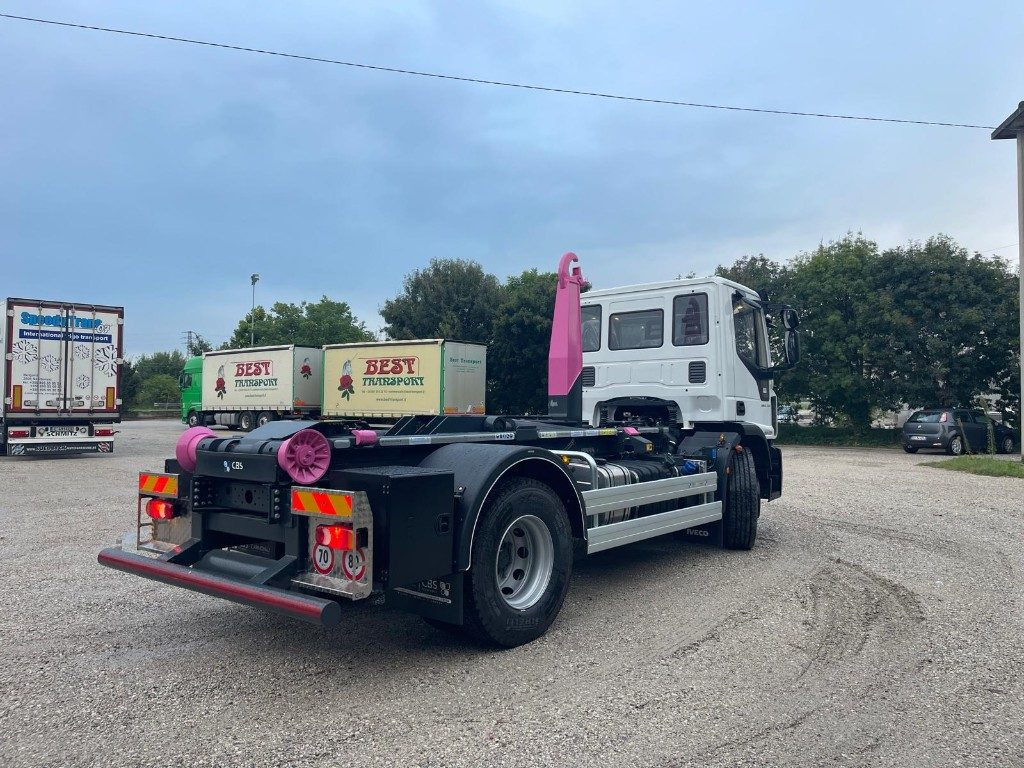 IVECO EUROCARGO 180K32 SCARRABILE NUOVO - Крюковой мультилифт: фото 4 IVECO EUROCARGO 180K32 SCARRABILE NUOVO - Крюковой мультилифт: фото 4