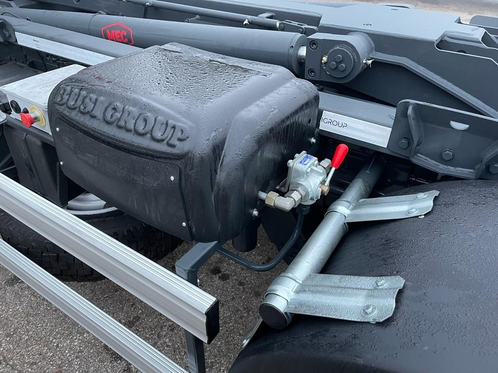 Крюковой мультилифт IVECO EUROCARGO 80 E18 CON IMPIANTO SCARRABILE NUO: фото 20 Крюковой мультилифт IVECO EUROCARGO 80 E18 CON IMPIANTO SCARRABILE NUO: фото 20