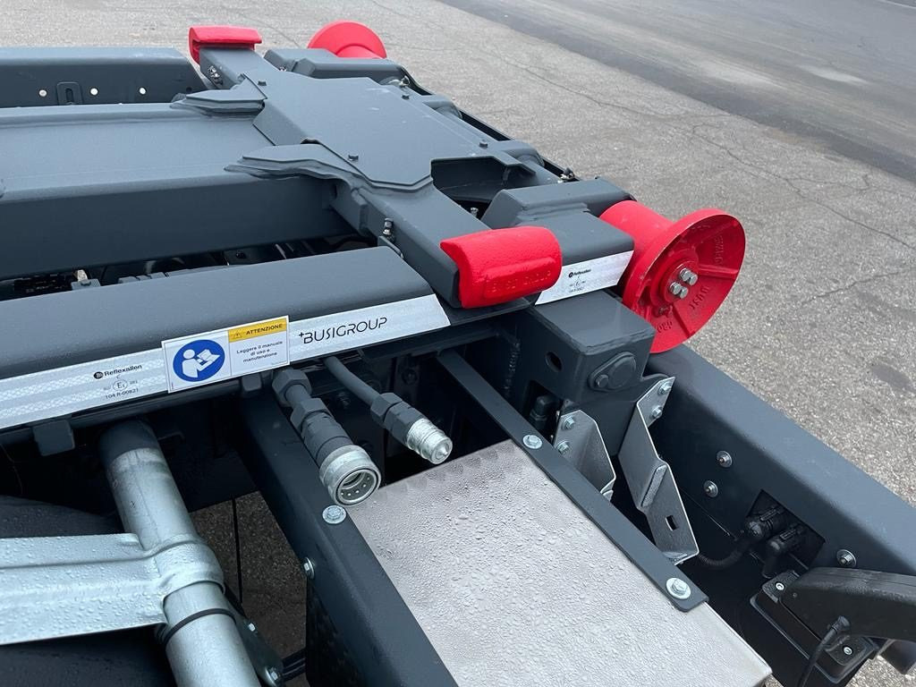 Крюковой мультилифт IVECO EUROCARGO 80 E18 CON IMPIANTO SCARRABILE NUO: фото 19 Крюковой мультилифт IVECO EUROCARGO 80 E18 CON IMPIANTO SCARRABILE NUO: фото 19