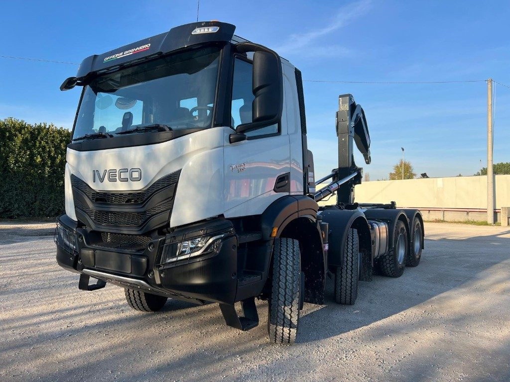 IVECO TRAKKER T-WAY AD500 NUOVO SCARRABILE - Крюковой мультилифт: фото 1 IVECO TRAKKER T-WAY AD500 NUOVO SCARRABILE - Крюковой мультилифт: фото 1