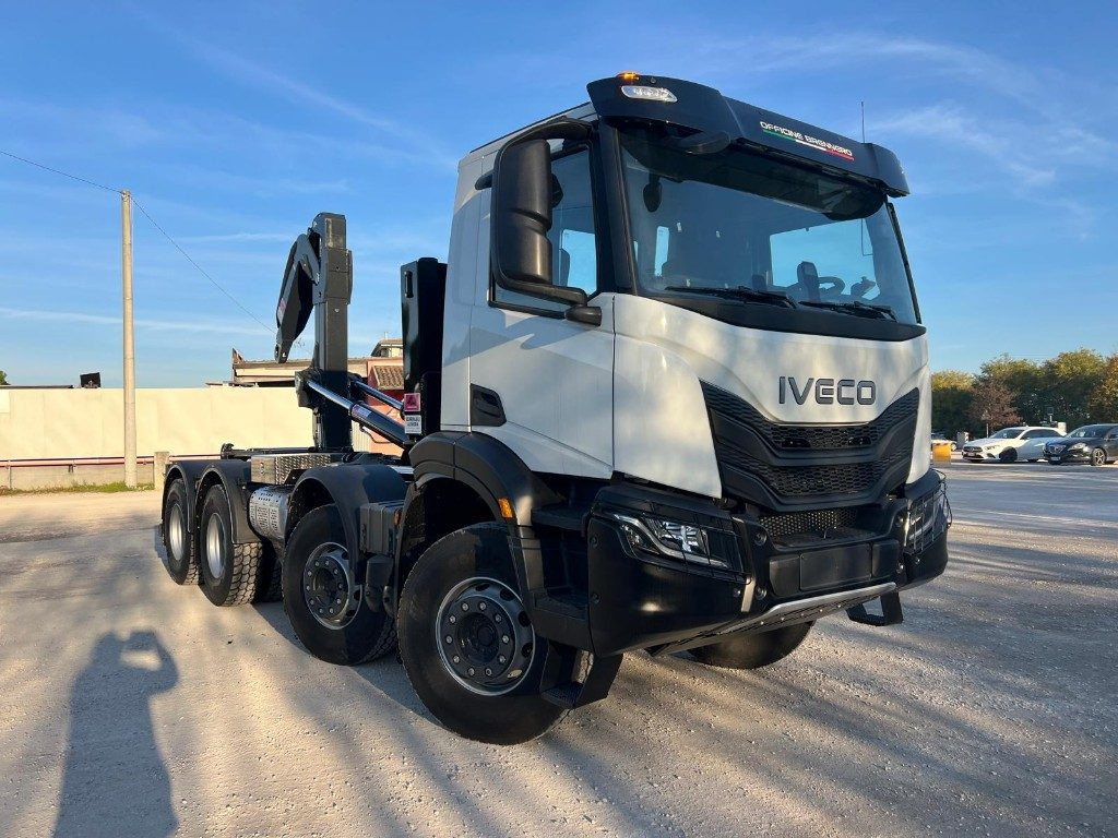 IVECO TRAKKER T-WAY AD500 NUOVO SCARRABILE - Крюковой мультилифт: фото 3 IVECO TRAKKER T-WAY AD500 NUOVO SCARRABILE - Крюковой мультилифт: фото 3