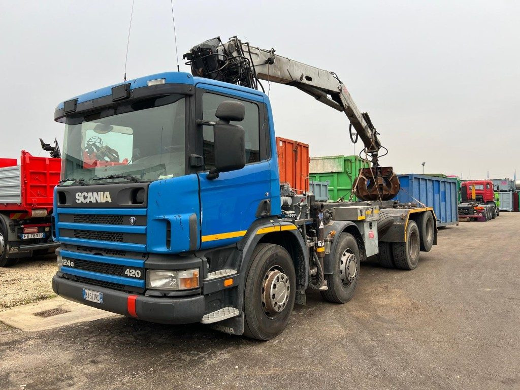 SCANIA 124GB 420 SCARRABILE CON GRU - Крюковой мультилифт: фото 1 SCANIA 124GB 420 SCARRABILE CON GRU - Крюковой мультилифт: фото 1