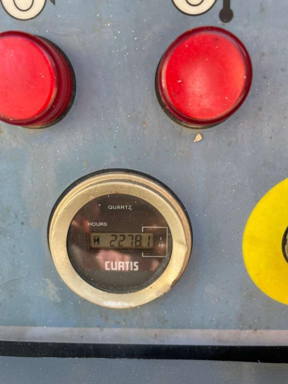 Haulotte COMPACT 12DX - Ножничный подъемник: фото 4 Haulotte COMPACT 12DX - Ножничный подъемник: фото 4