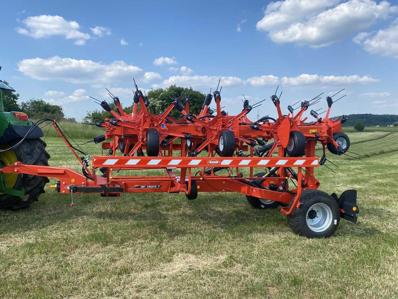 Kuhn GF13003T - Сеноворошилка: фото 2 Kuhn GF13003T - Сеноворошилка: фото 2