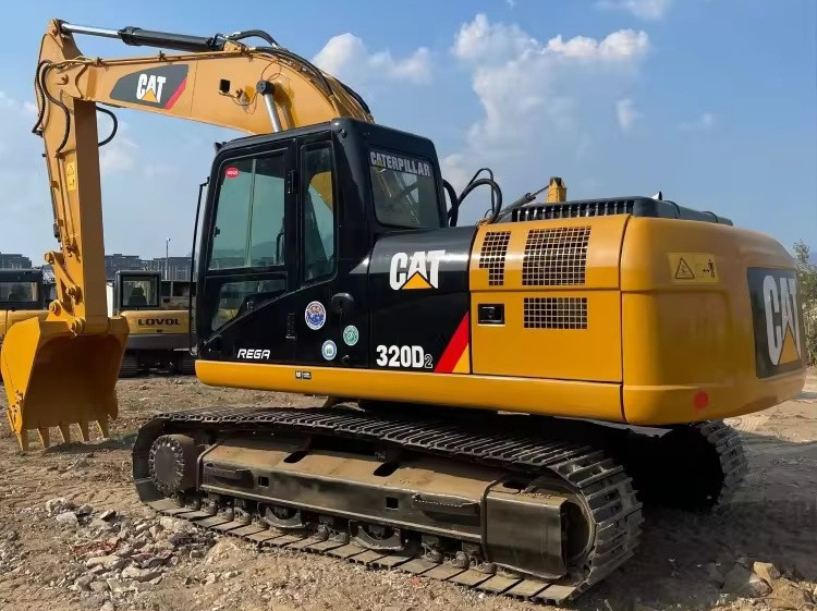 CATERPILLAR Crawler excavator Used excavator cat320 Japan brand Used CAT 320 Excavator Caterpillar 320D Crawler Excavator CAT320 used digger for sale - Гусеничный экскаватор: фото 3 CATERPILLAR Crawler excavator Used excavator cat320 Japan brand Used CAT 320 Excavator Caterpillar 320D Crawler Excavator CAT320 used digger for sale - Гусеничный экскаватор: фото 3