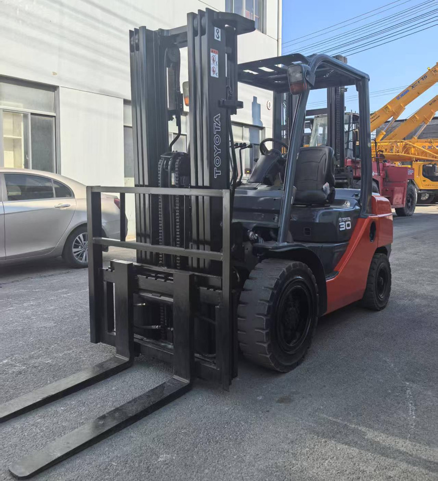 TOYOTA 8FD30 7FD30 FD50 FD100 Japan original 2.5ton 3Ton 3.5ton 5ton 7T 10t Used Diesel Forklift - Дизельный погрузчик: фото 3 TOYOTA 8FD30 7FD30 FD50 FD100 Japan original 2.5ton 3Ton 3.5ton 5ton 7T 10t Used Diesel Forklift - Дизельный погрузчик: фото 3