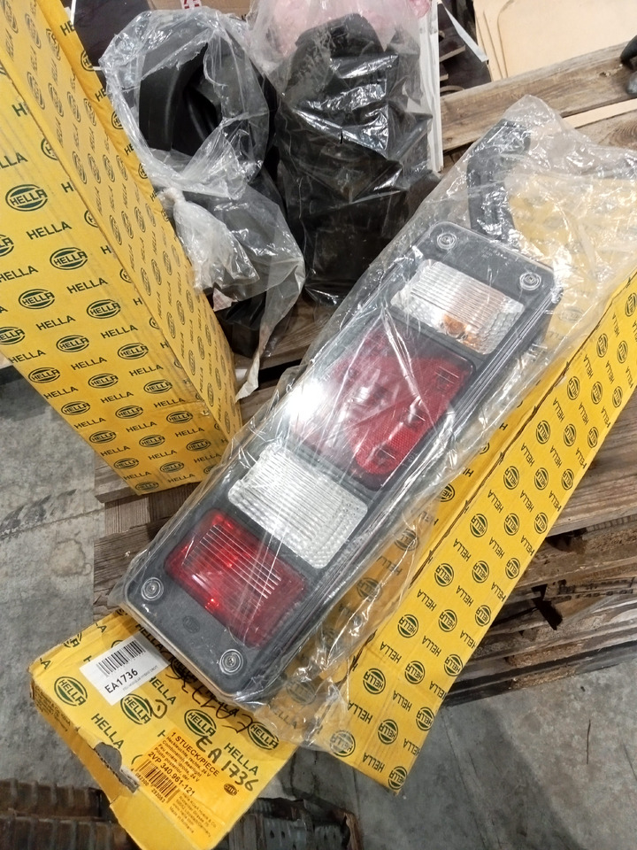 Trouillet FEU MODULAR HYBRID DROIT + GAUCHE - Задний фонарь: фото 2 Trouillet FEU MODULAR HYBRID DROIT + GAUCHE - Задний фонарь: фото 2