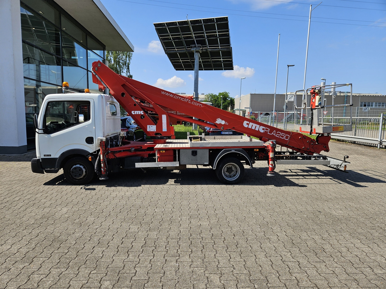 Nissan Cabstar CMC PLA 250 - 25m TOP nur 420 Stunden! - Грузовик с подъемником: фото 1 Nissan Cabstar CMC PLA 250 - 25m TOP nur 420 Stunden! - Грузовик с подъемником: фото 1