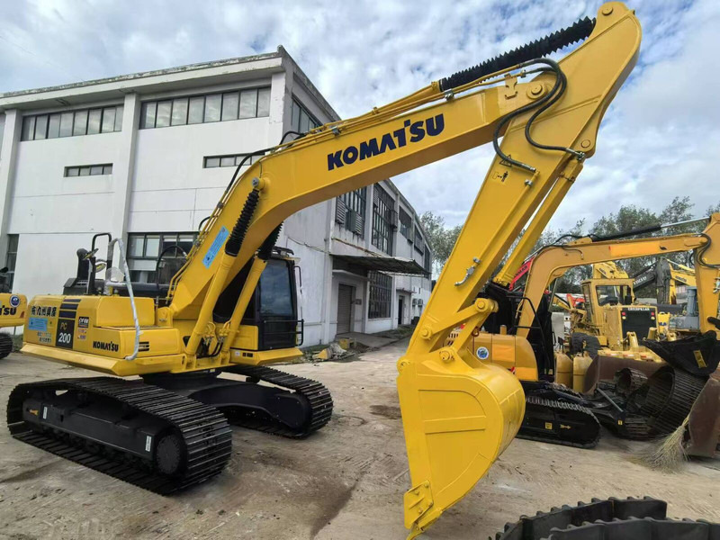 Komatsu PC200 PC220 - Гусеничный экскаватор: фото 3 Komatsu PC200 PC220 - Гусеничный экскаватор: фото 3
