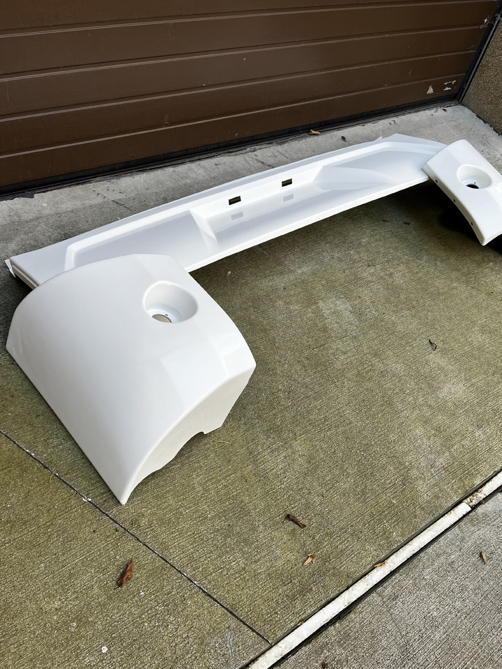 Zderzak tylny VOLVO 9500 9700 9900 VOLVO 9500 9700 9900 - Бампер для Туристических автобусов: фото 3 Zderzak tylny VOLVO 9500 9700 9900 VOLVO 9500 9700 9900 - Бампер для Туристических автобусов: фото 3