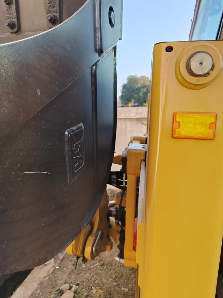 New Caterpillar 424 backhoe loader - Экскаватор-погрузчик: фото 5 New Caterpillar 424 backhoe loader - Экскаватор-погрузчик: фото 5