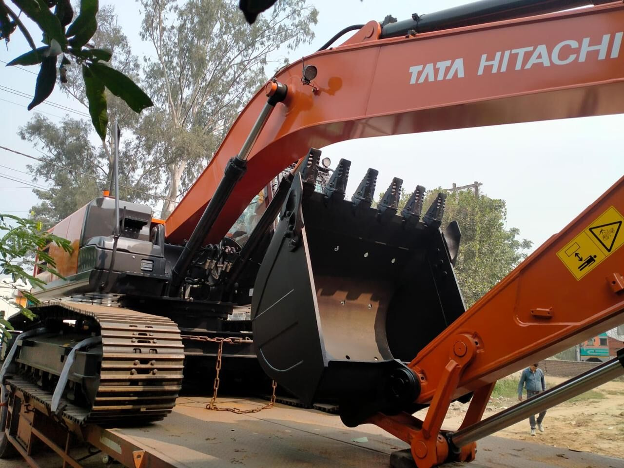 New Hitachi ZX220 LC tracked excavator - Гусеничный экскаватор: фото 3 New Hitachi ZX220 LC tracked excavator - Гусеничный экскаватор: фото 3