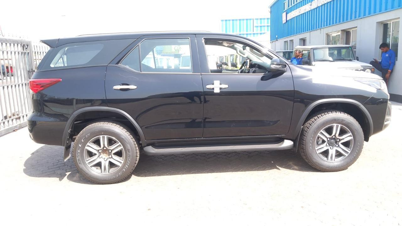 TOYOTA 2.7L SR5 - Легковой автомобиль: фото 1 TOYOTA 2.7L SR5 - Легковой автомобиль: фото 1
