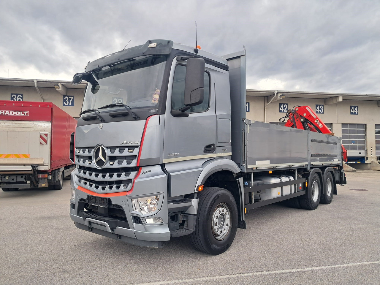 MERCEDES-BENZ AROCS 28.51 | 6x4| Retarder |Kran |Klima | Euro 6 - Грузовик бортовой/ Платформа, Автоманипулятор: фото 1 MERCEDES-BENZ AROCS 28.51 | 6x4| Retarder |Kran |Klima | Euro 6 - Грузовик бортовой/ Платформа, Автоманипулятор: фото 1