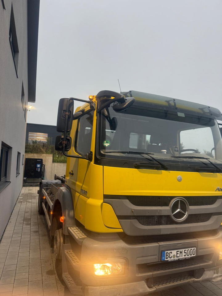 MERCEDES-BENZ AXOR 1829/ 18t Abroller TÜV/SP Neu - Крюковой мультилифт: фото 3 MERCEDES-BENZ AXOR 1829/ 18t Abroller TÜV/SP Neu - Крюковой мультилифт: фото 3