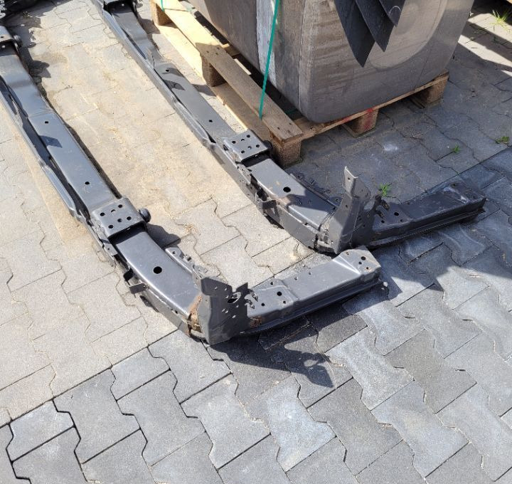 BELKA ZDERZAKA VOLVO FH13 ORYGINAL POLECAM - Бампер для Грузовиков: фото 4 BELKA ZDERZAKA VOLVO FH13 ORYGINAL POLECAM - Бампер для Грузовиков: фото 4